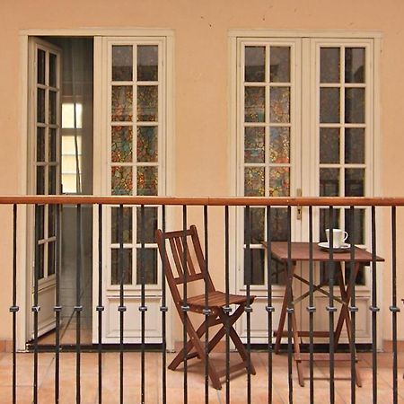 Historical Apartment With Balcony Praha Bagian luar foto