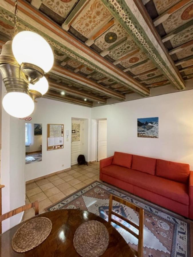 Historical Apartment With Balcony Praha Bagian luar foto