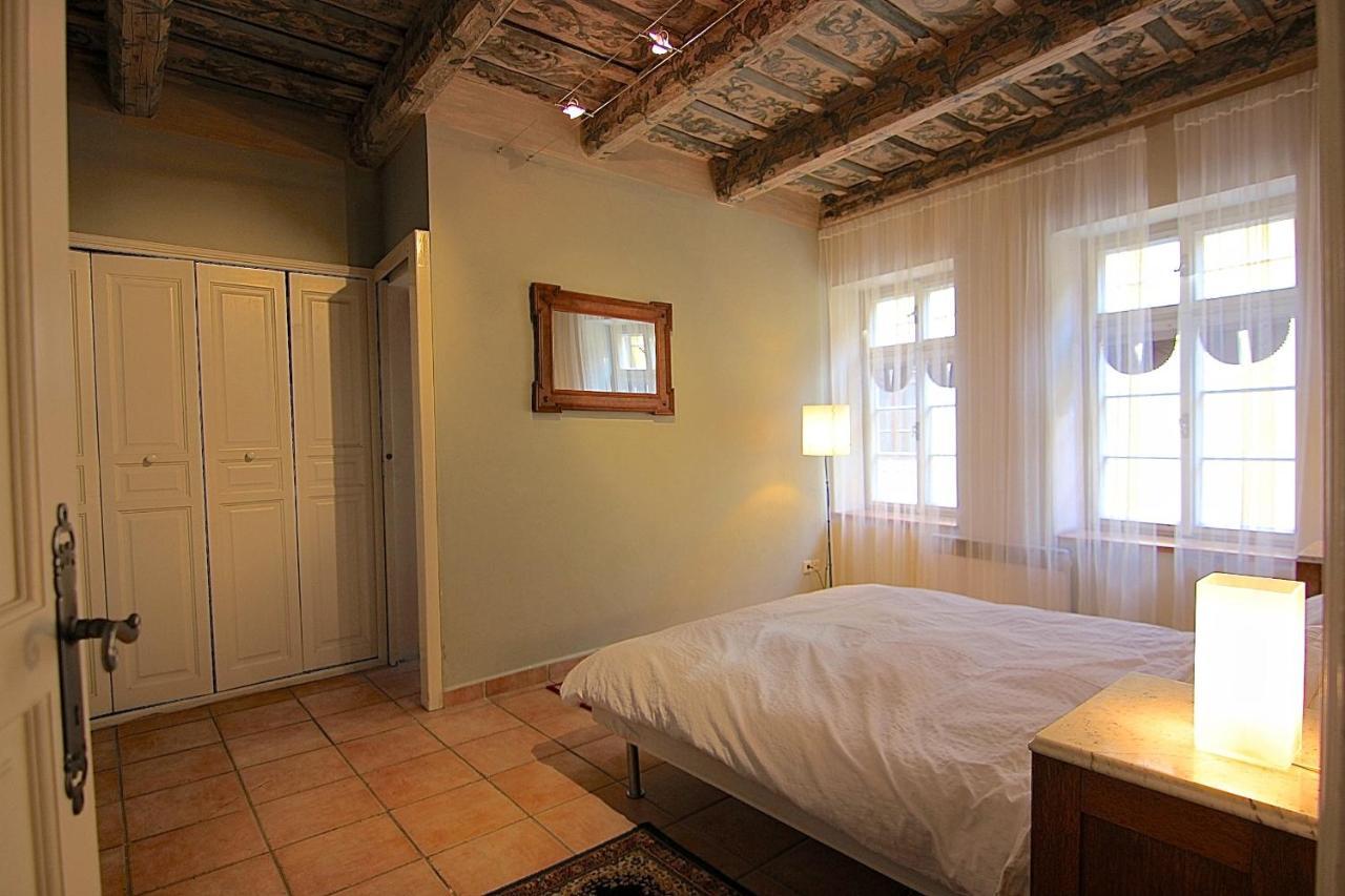 Historical Apartment With Balcony Praha Bagian luar foto