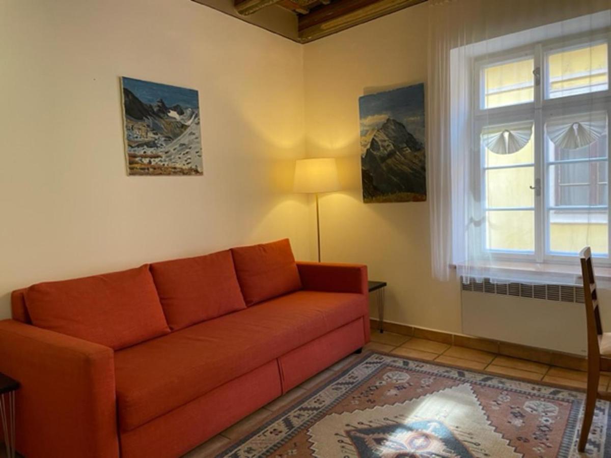 Historical Apartment With Balcony Praha Bagian luar foto